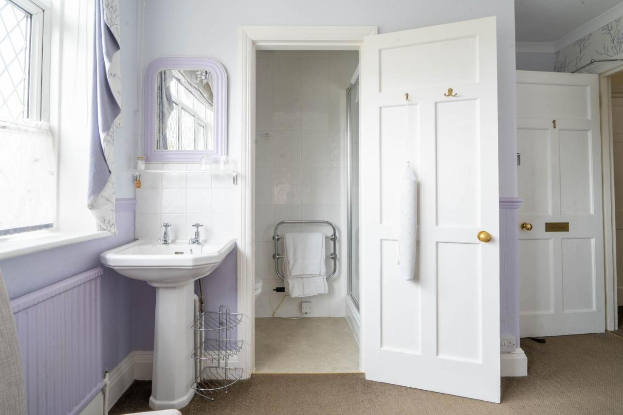 Bed and breakfast Windrush House